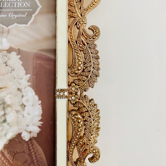 Table Stand Photo Frame - Picture 2 of 3